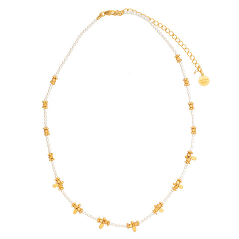 Short Pearl beaded necklace